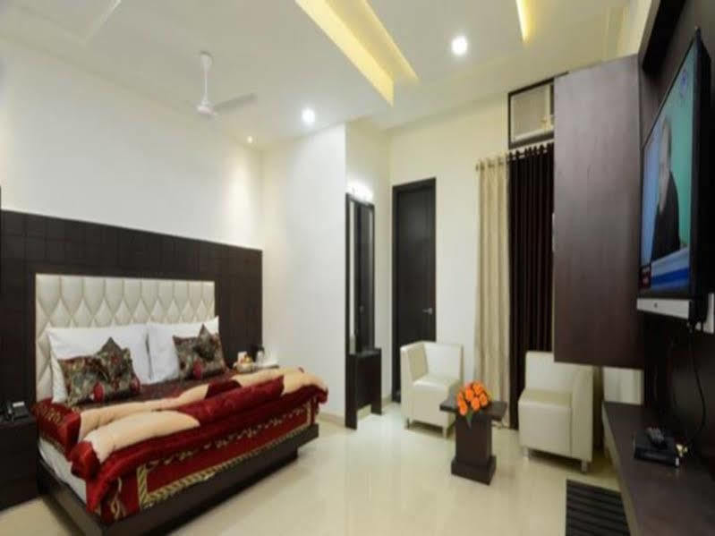 Hotel Madhushrie Agra  Exterior foto