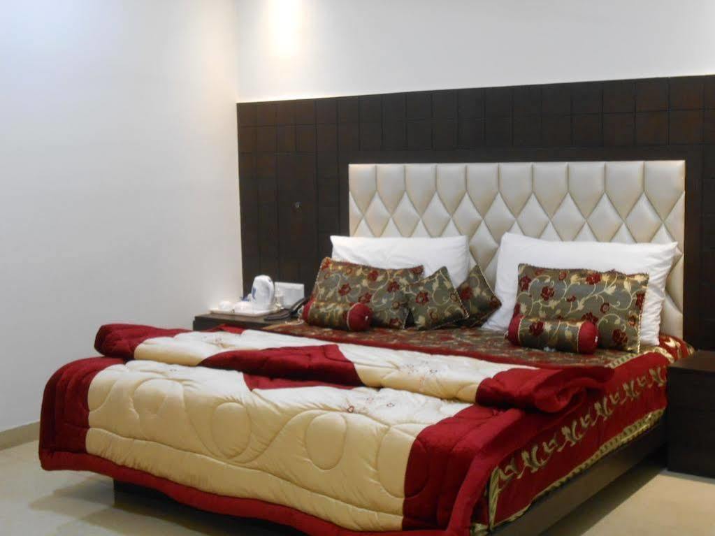 Hotel Madhushrie Agra  Exterior foto