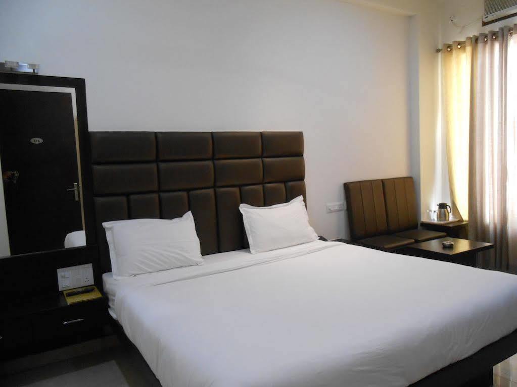 Hotel Madhushrie Agra  Exterior foto